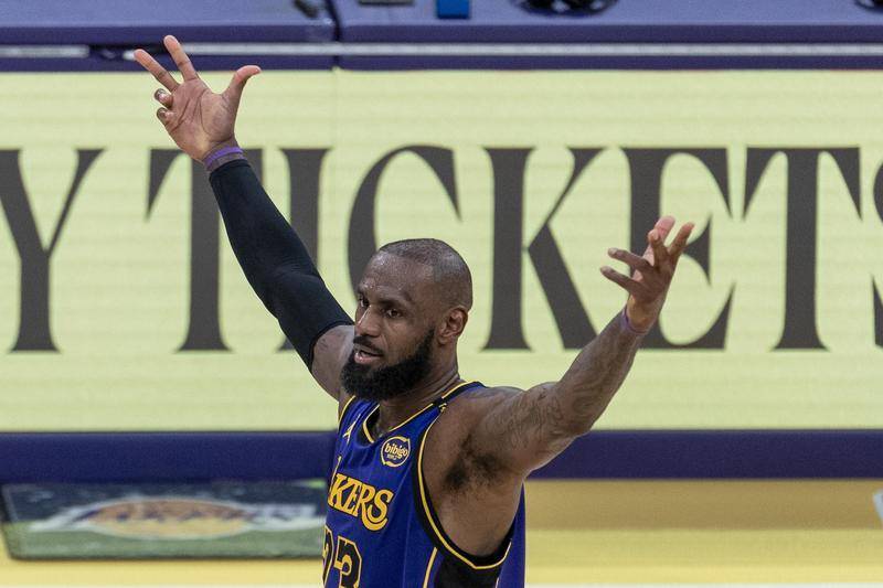 名记：交易是假的 种种迹象表明这将是詹姆斯最后一季